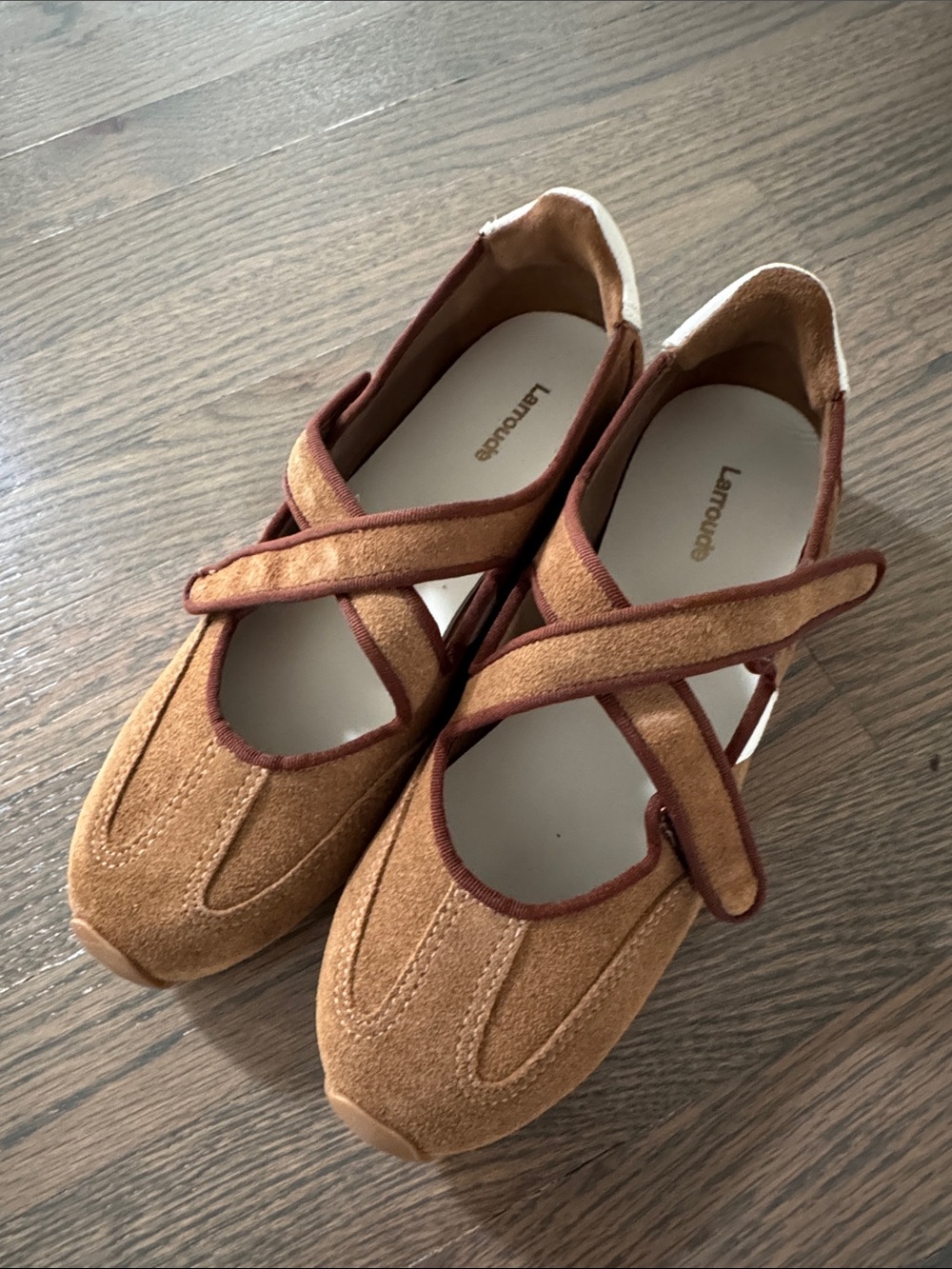Larroude Stella ballerina Tan Sneakers new in box russet 7.5